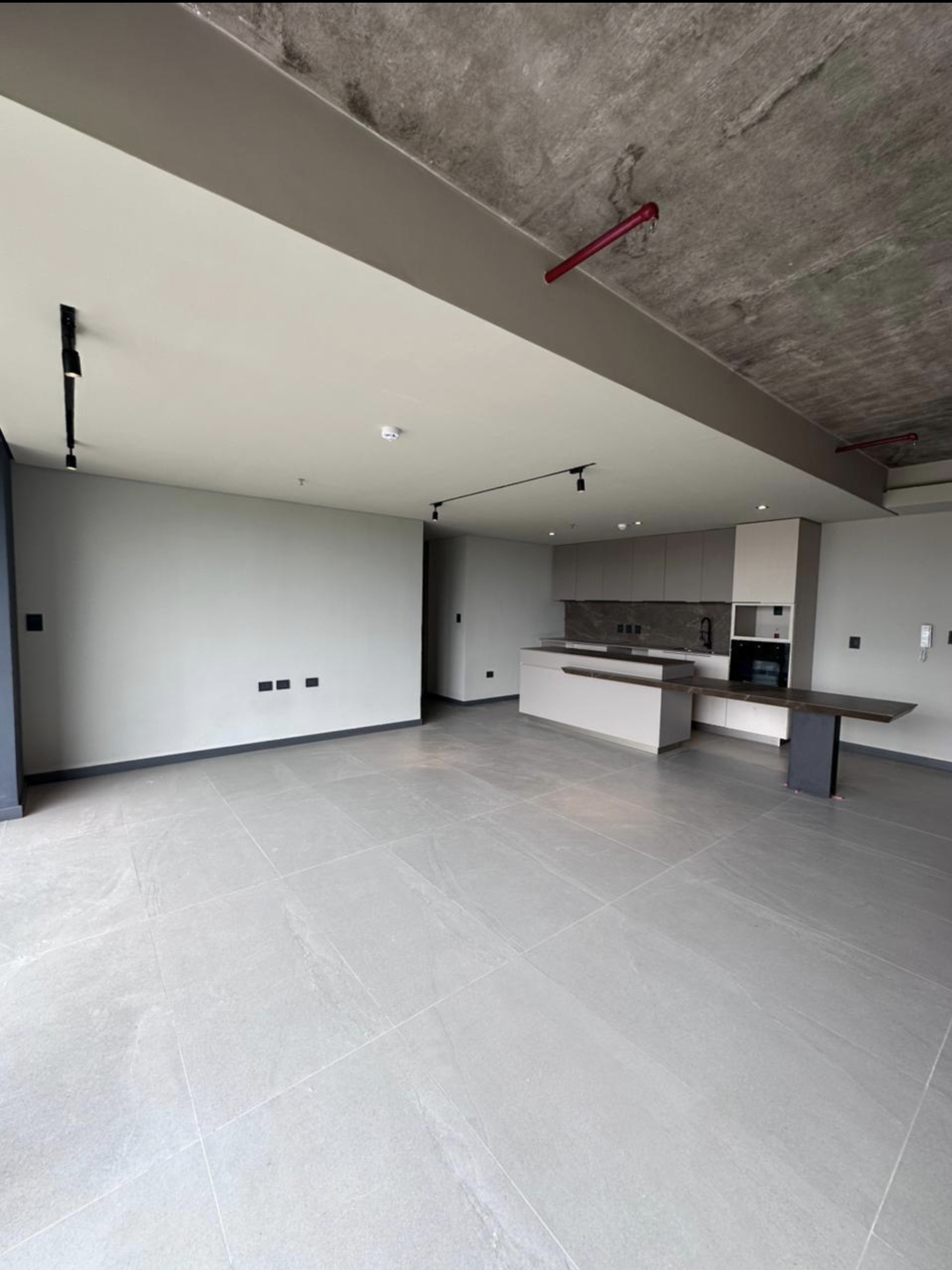 Alquilo Departamento En Barrio Herrera De Asunción